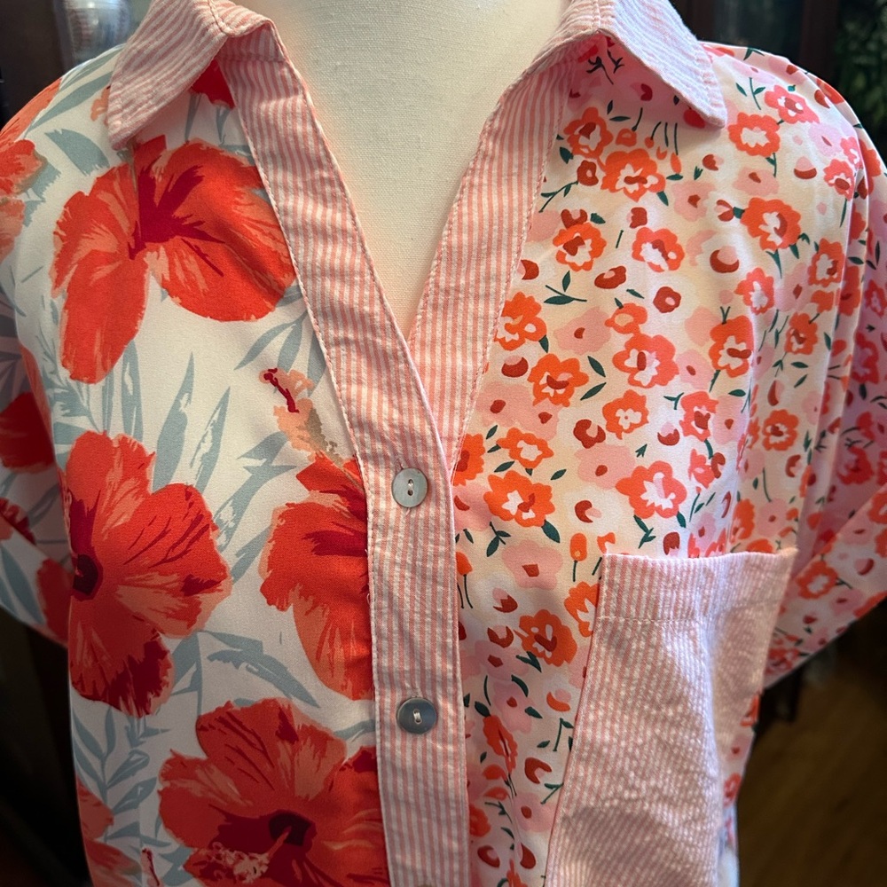 DAVI & DANI Coral Red Floral Patchwork Button Front Top - Picture 3 of 11